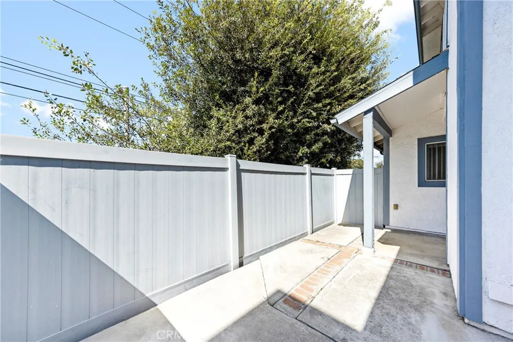 1637 Bridgeport West Covina, CA 91791