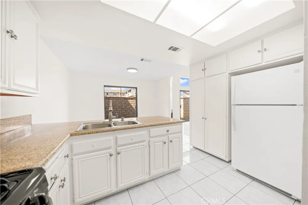 6060 Oak Street #M Huntington Park, CA 90255