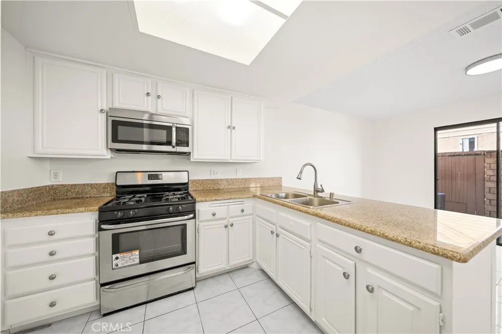 6060 Oak Street #M Huntington Park, CA 90255