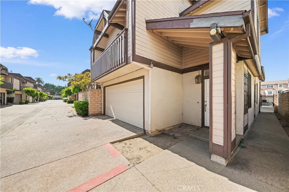 6060 Oak Street #M Huntington Park, CA 90255