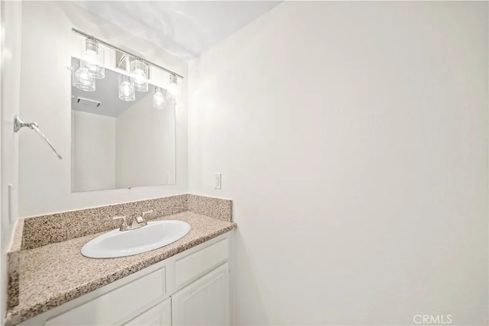 6060 Oak Street #M Huntington Park, CA 90255