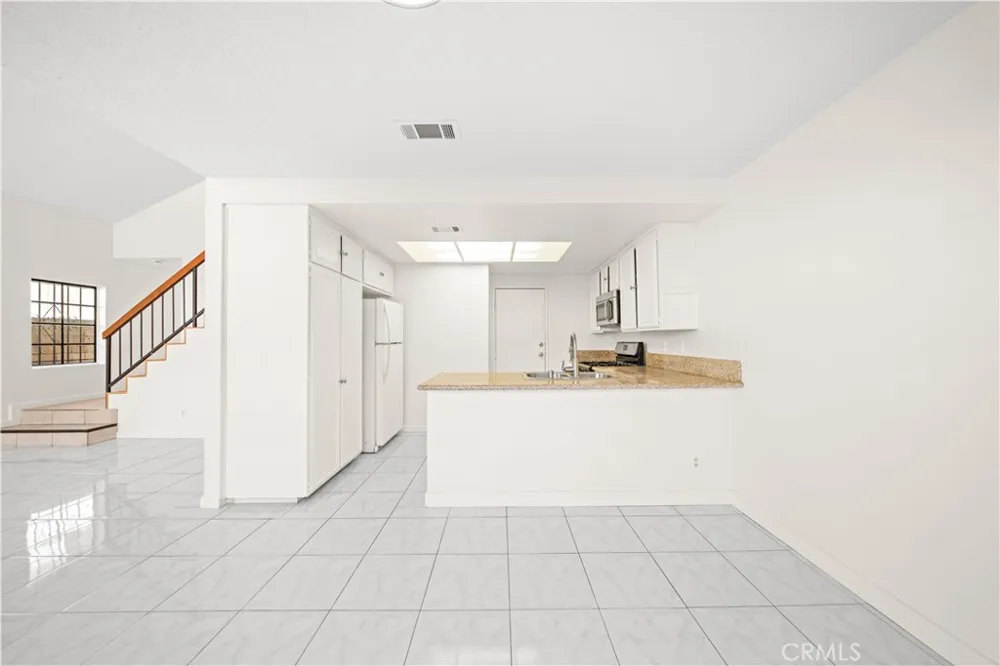 6060 Oak Street #M Huntington Park, CA 90255