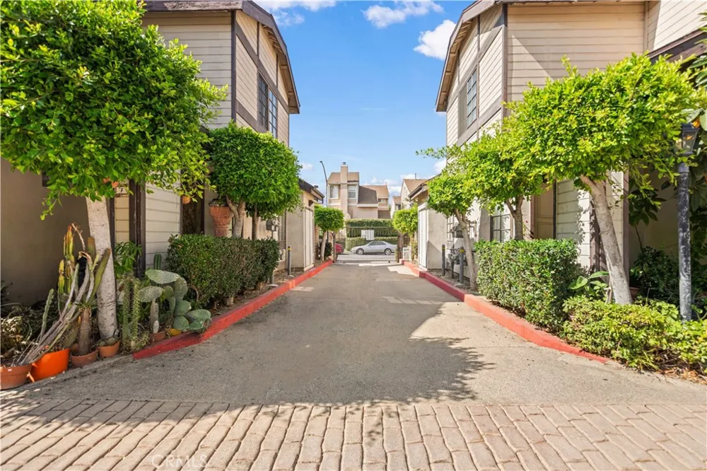 6060 Oak Street #M Huntington Park, CA 90255