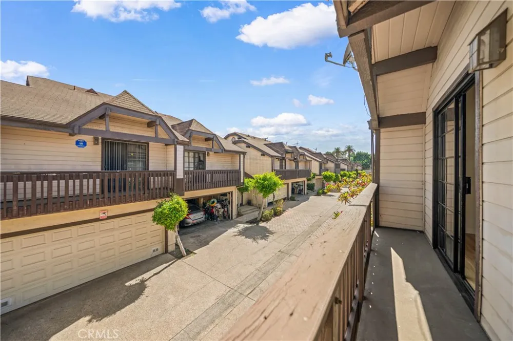 6060 Oak Street #M Huntington Park, CA 90255