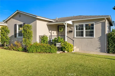 840 W Foothill