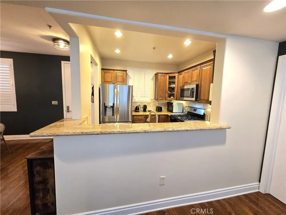 4724 Kester Avenue #409 Sherman Oaks, CA 91403