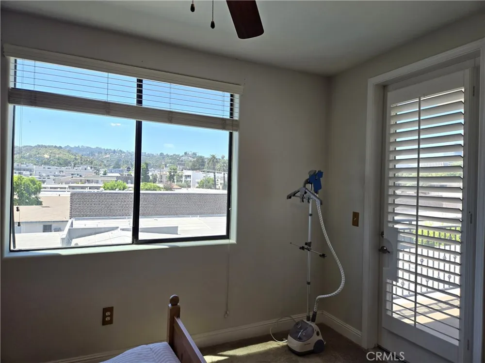 4724 Kester Avenue #409 Sherman Oaks, CA 91403