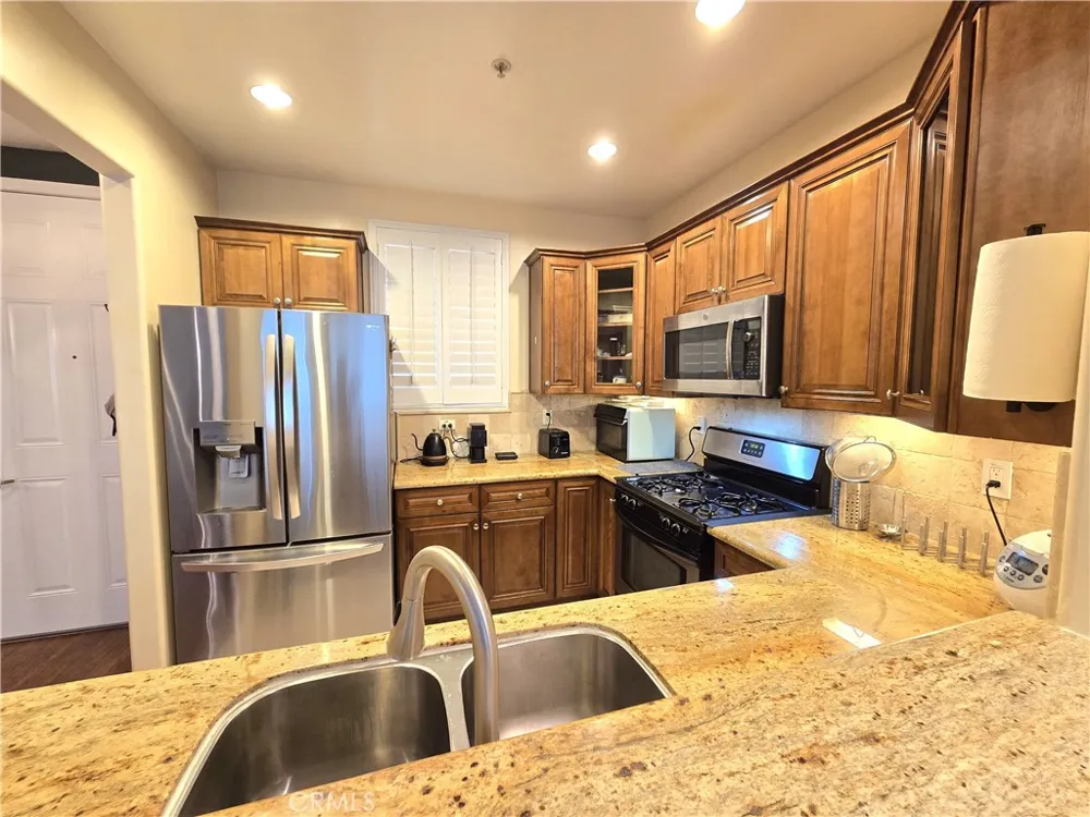 4724 Kester Avenue #409 Sherman Oaks, CA 91403