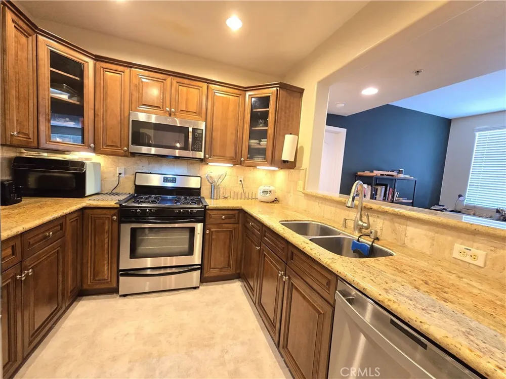 4724 Kester Avenue #409 Sherman Oaks, CA 91403