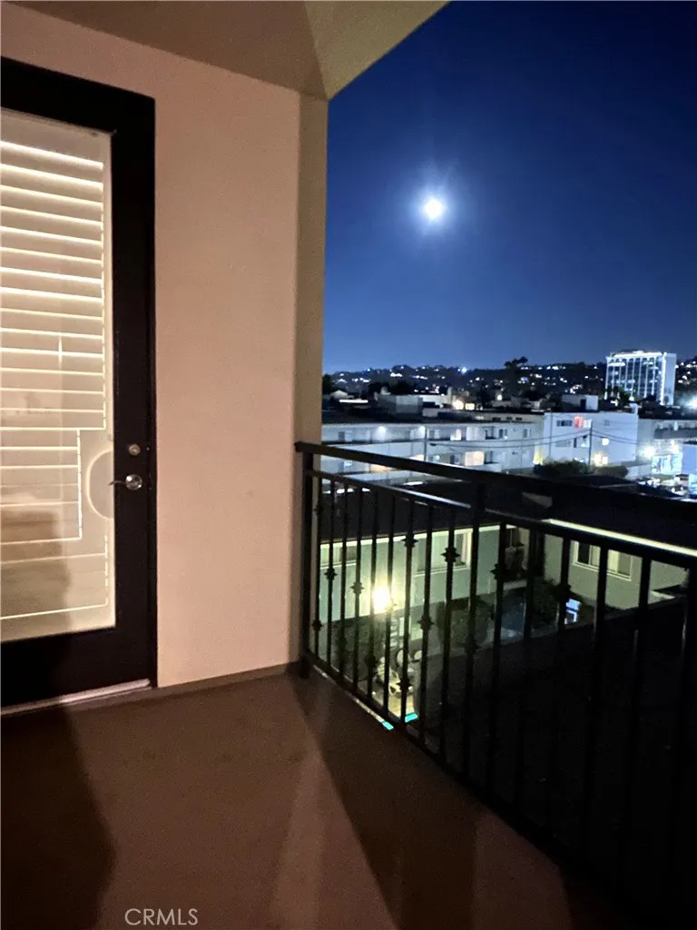 4724 Kester Avenue #409 Sherman Oaks, CA 91403