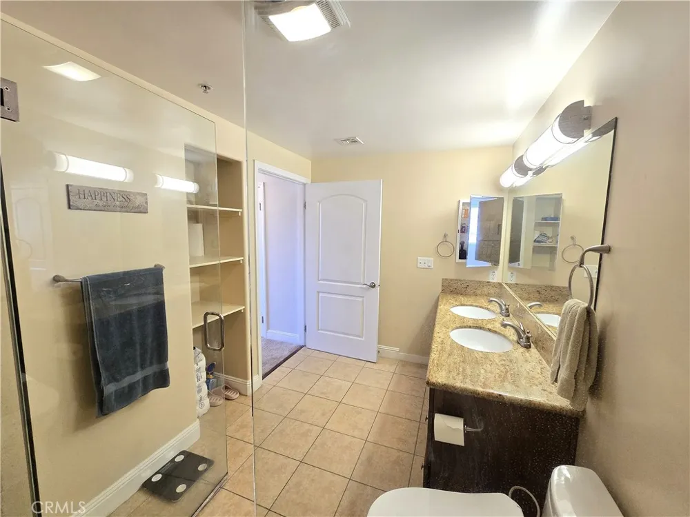 4724 Kester Avenue #409 Sherman Oaks, CA 91403