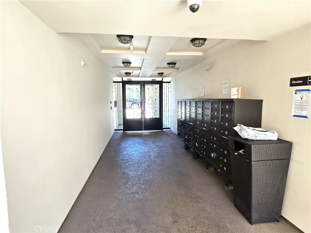 4724 Kester Avenue #409 Sherman Oaks, CA 91403