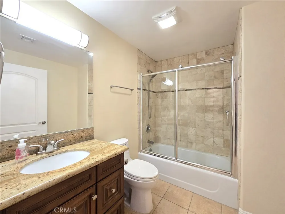 4724 Kester Avenue #409 Sherman Oaks, CA 91403