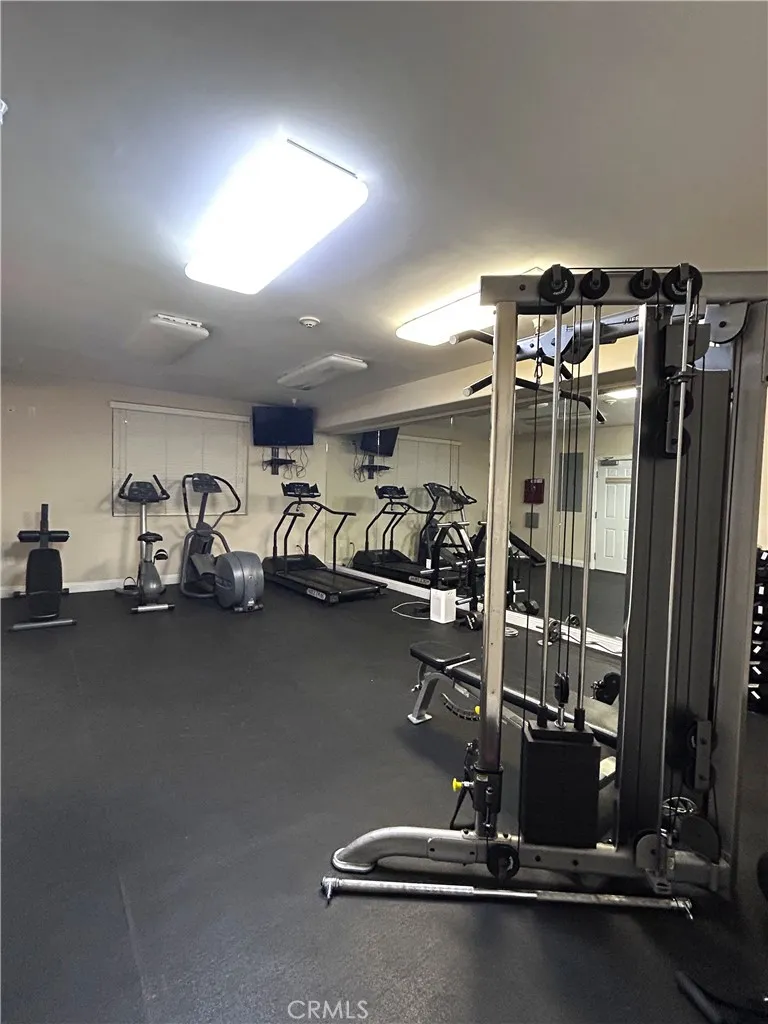 4724 Kester Avenue #409 Sherman Oaks, CA 91403