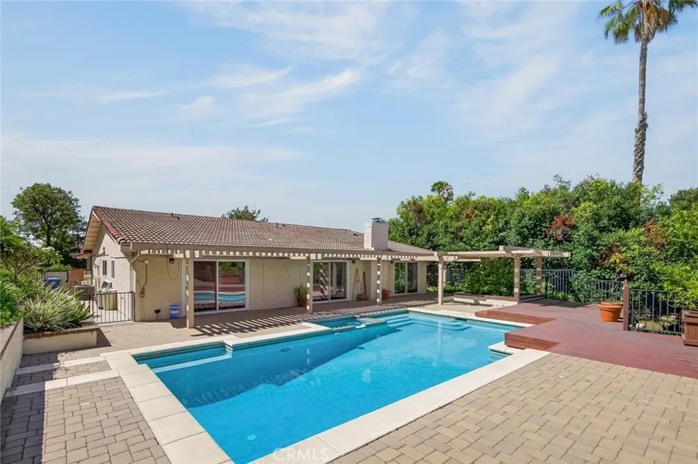1526 S Fairway Knolls West Covina, CA 91791