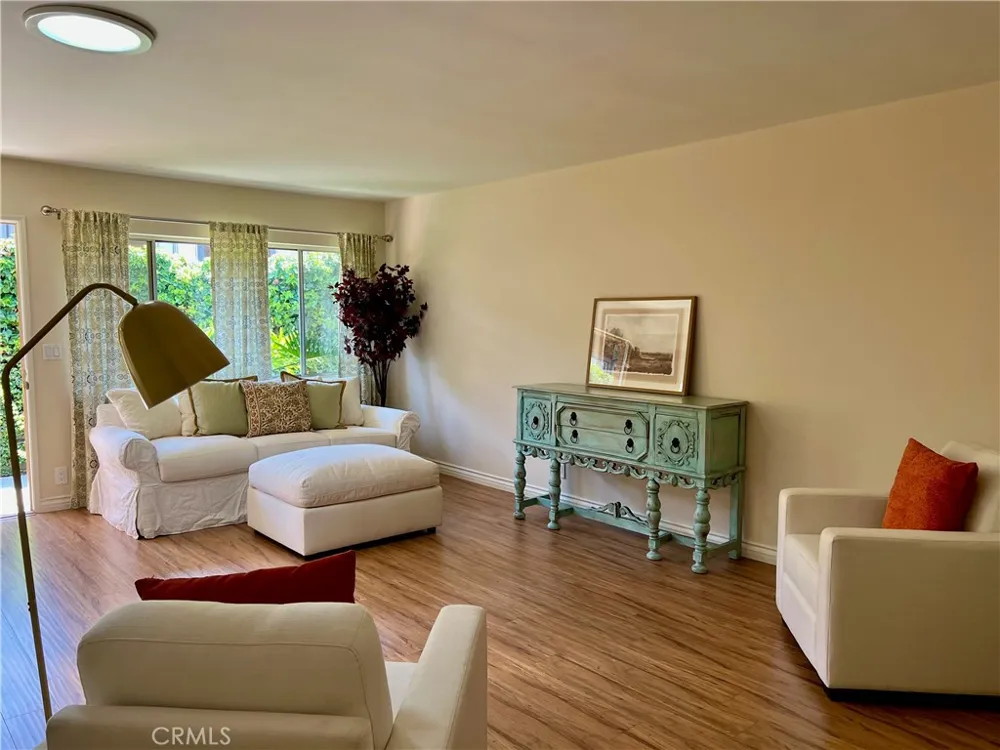 228 W Lemon #B Monrovia, CA 91016