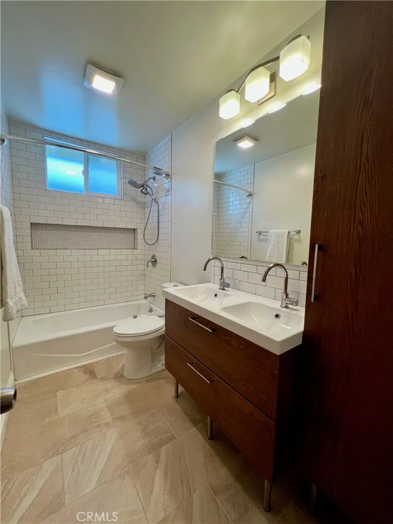 228 W Lemon #B Monrovia, CA 91016