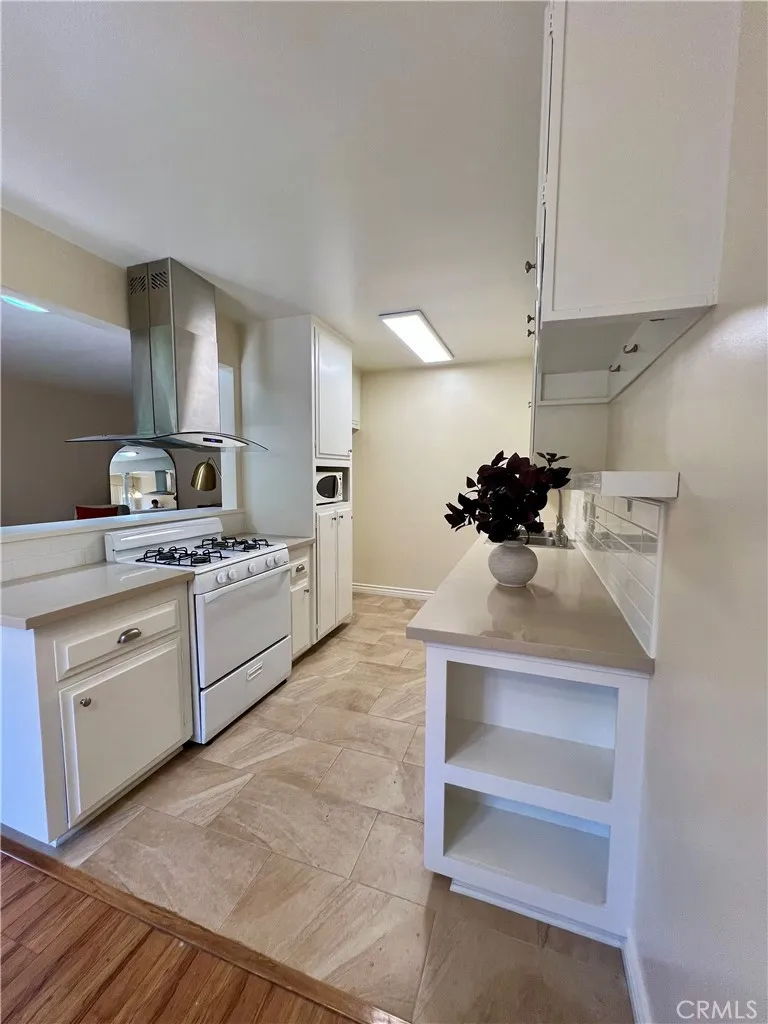 228 W Lemon #B Monrovia, CA 91016