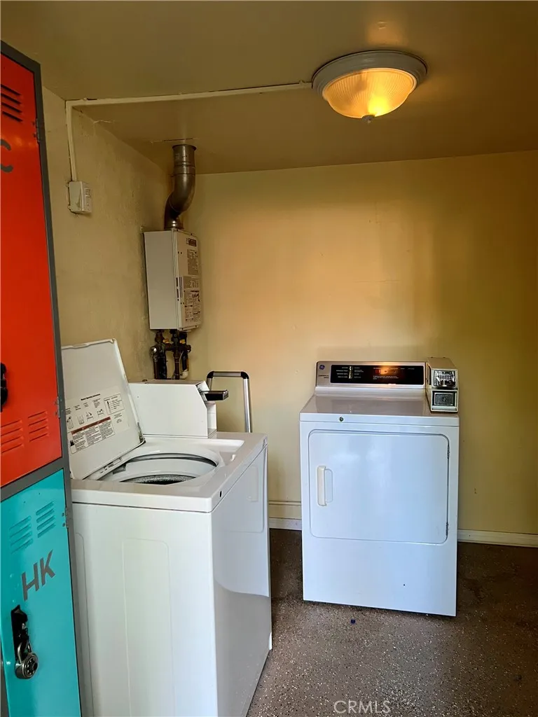 228 W Lemon #B Monrovia, CA 91016