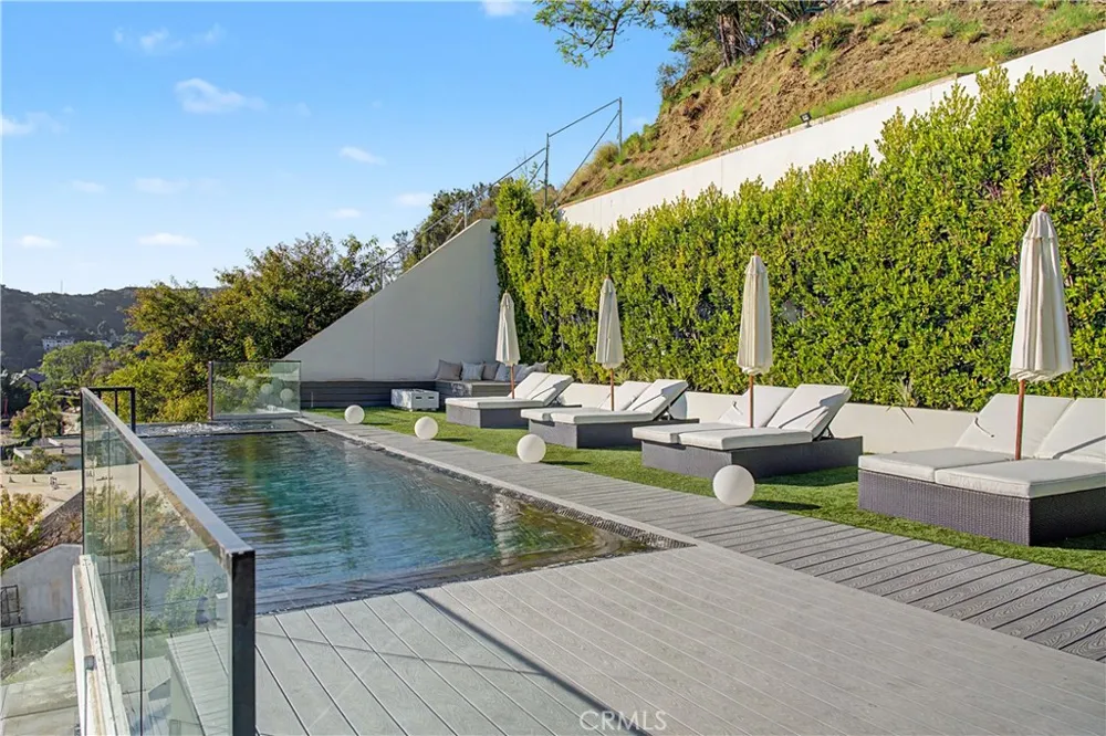 9459 Beverly Crest Los Angeles, CA 90210
