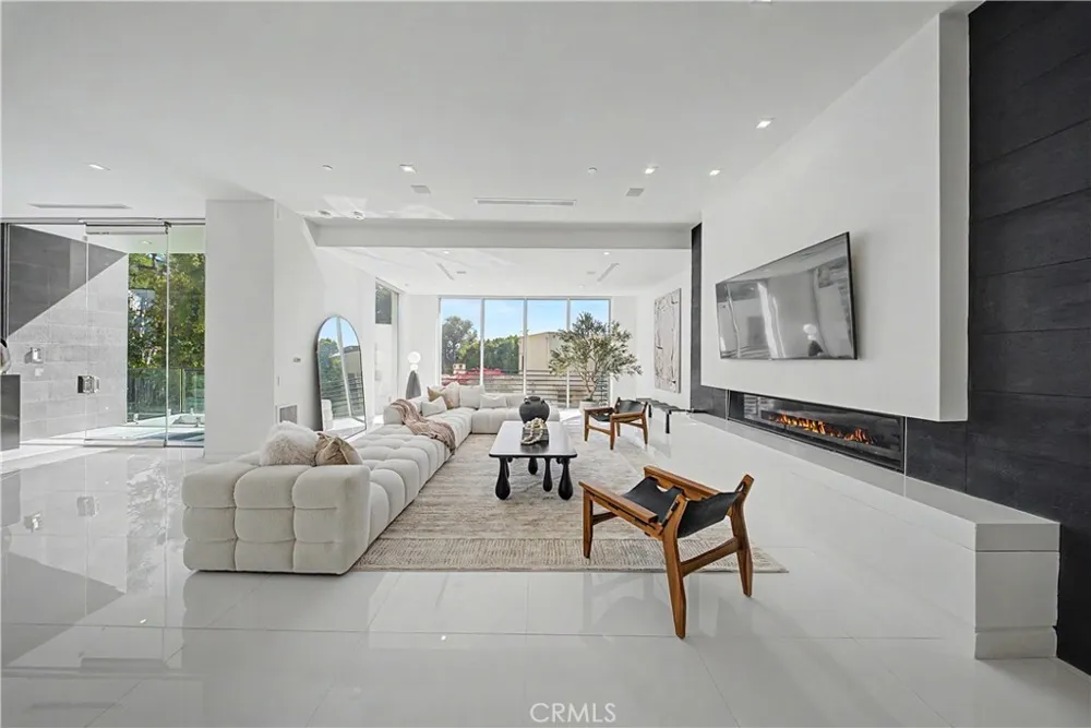 9459 Beverly Crest Los Angeles, CA 90210