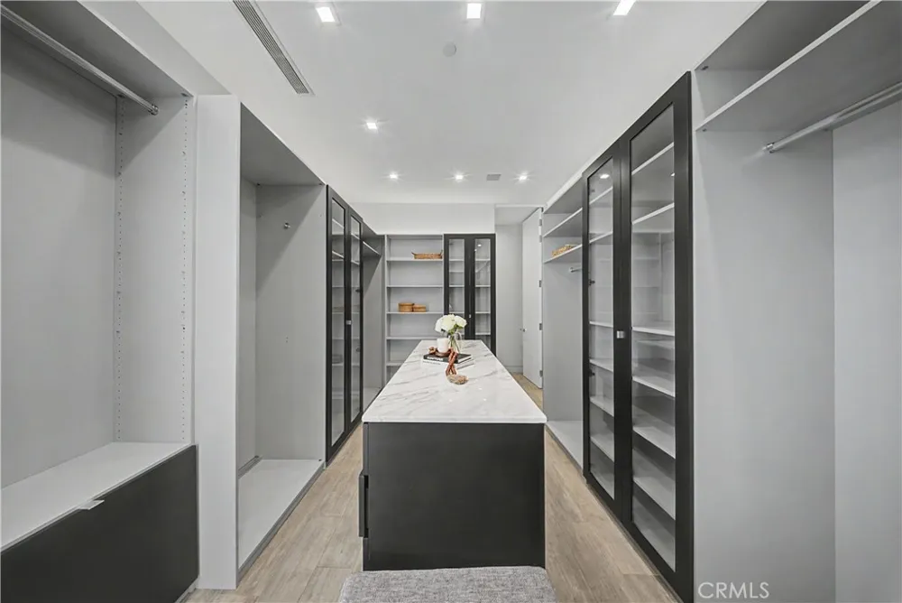 9459 Beverly Crest Los Angeles, CA 90210