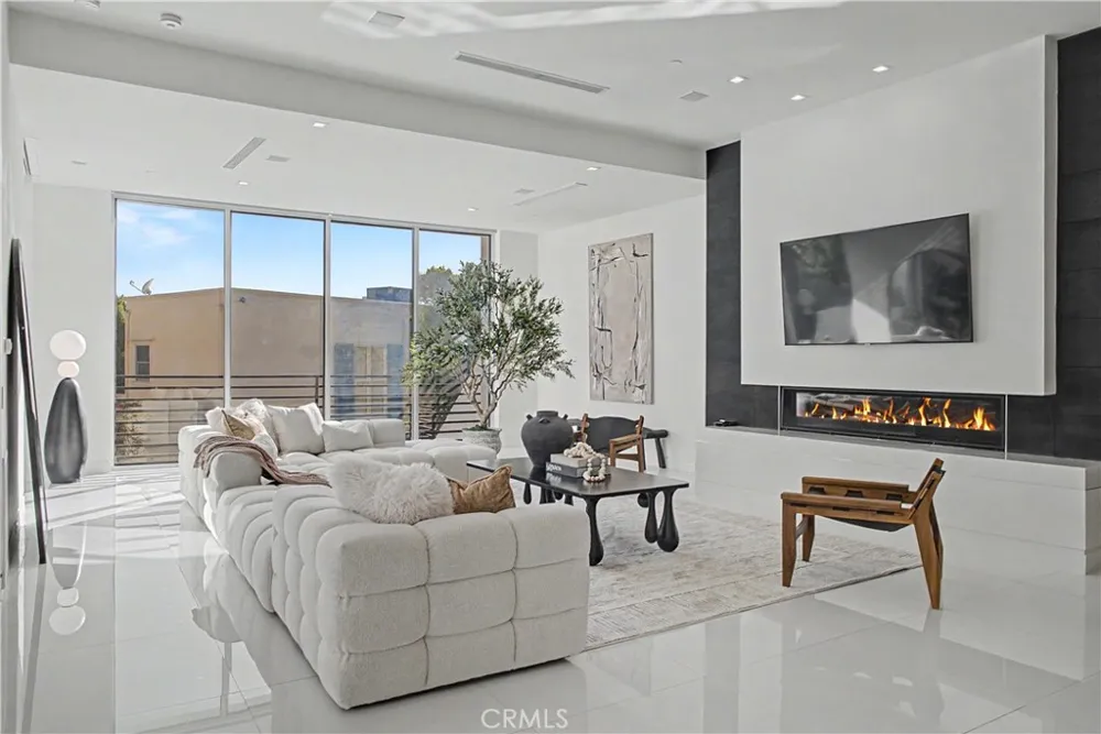 9459 Beverly Crest Los Angeles, CA 90210