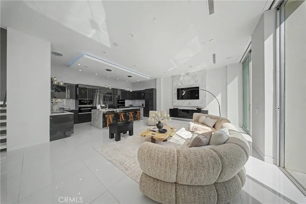9459 Beverly Crest Los Angeles, CA 90210