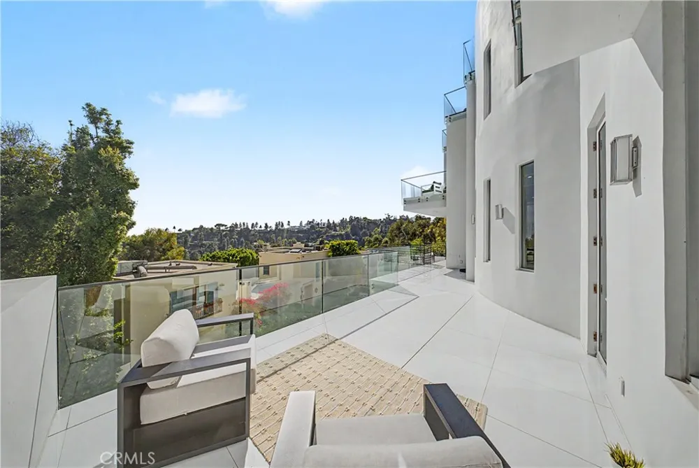9459 Beverly Crest Los Angeles, CA 90210