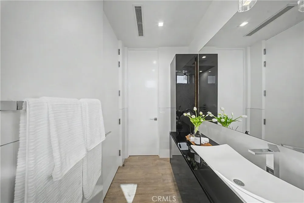 9459 Beverly Crest Los Angeles, CA 90210