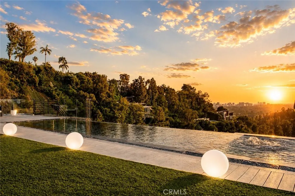 9459 Beverly Crest Los Angeles, CA 90210