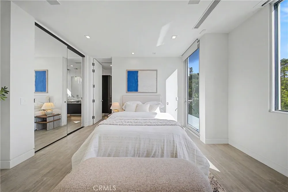 9459 Beverly Crest Los Angeles, CA 90210