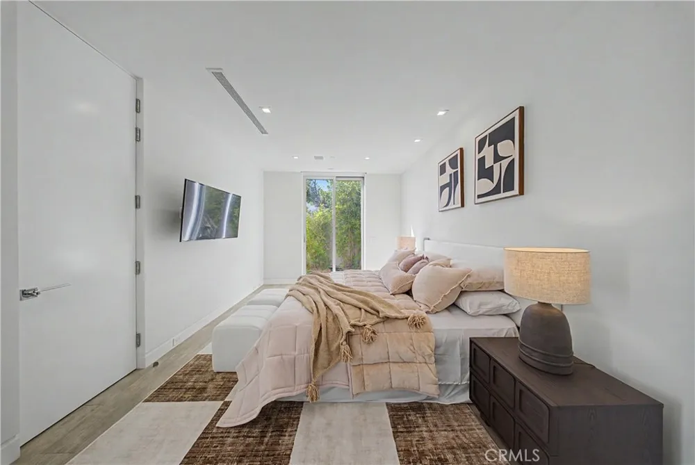 9459 Beverly Crest Los Angeles, CA 90210