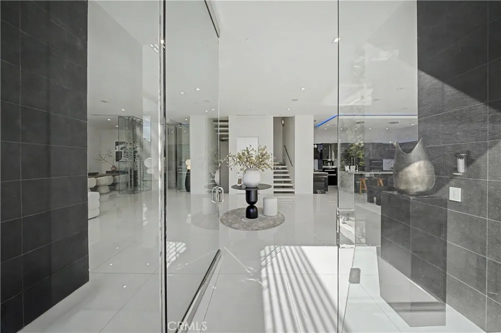 9459 Beverly Crest Los Angeles, CA 90210