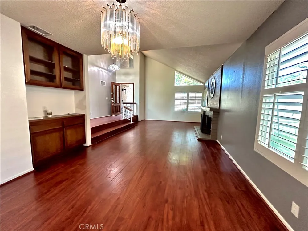 10 Bluff Point Phillips Ranch, CA 91766