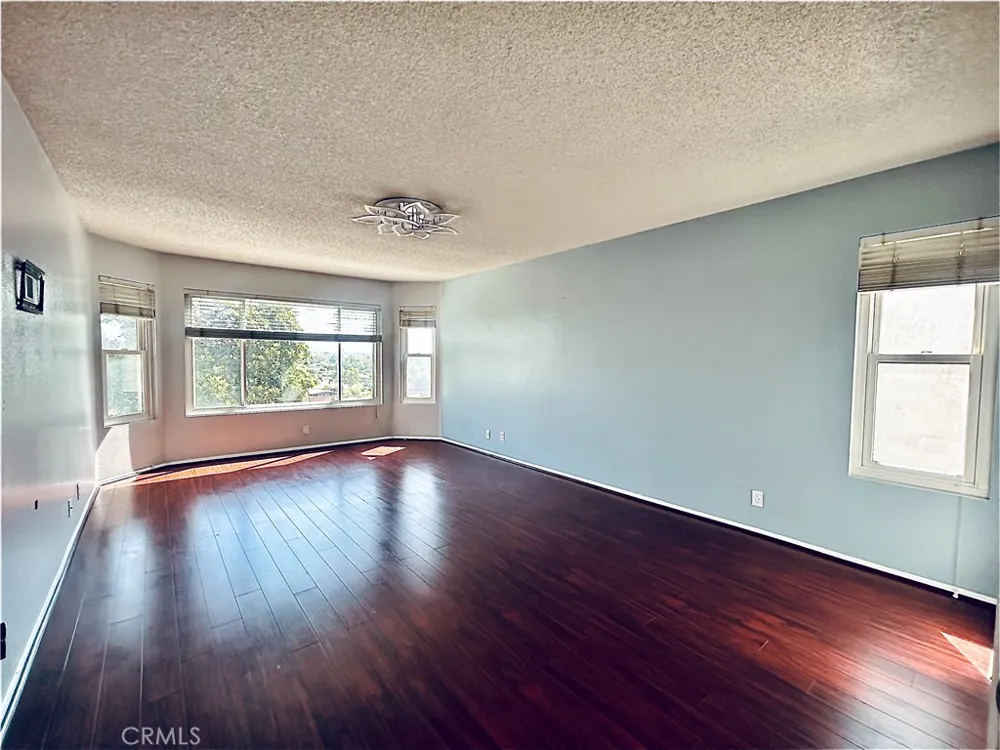 10 Bluff Point Phillips Ranch, CA 91766