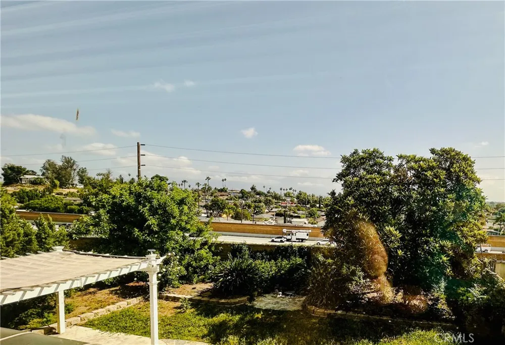 10 Bluff Point Phillips Ranch, CA 91766