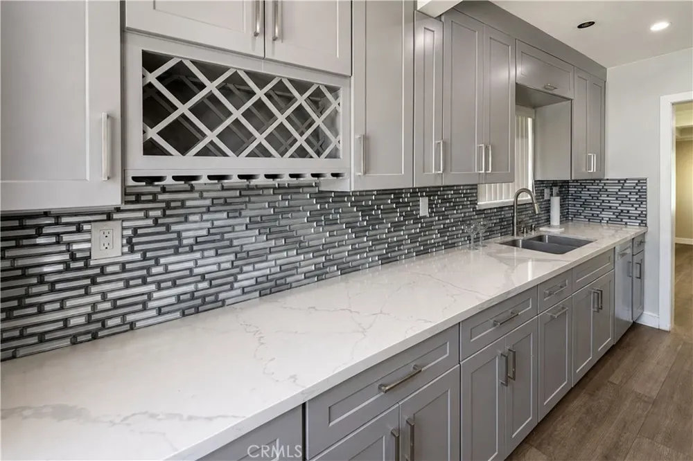 2431 Lamer Street Burbank, CA 91504