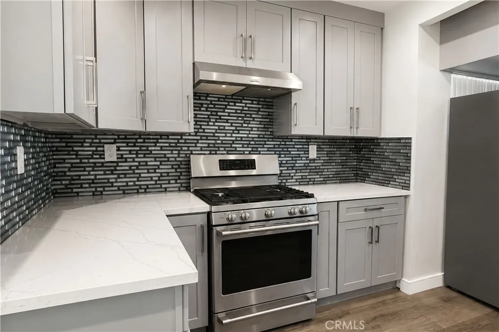 2431 Lamer Street Burbank, CA 91504