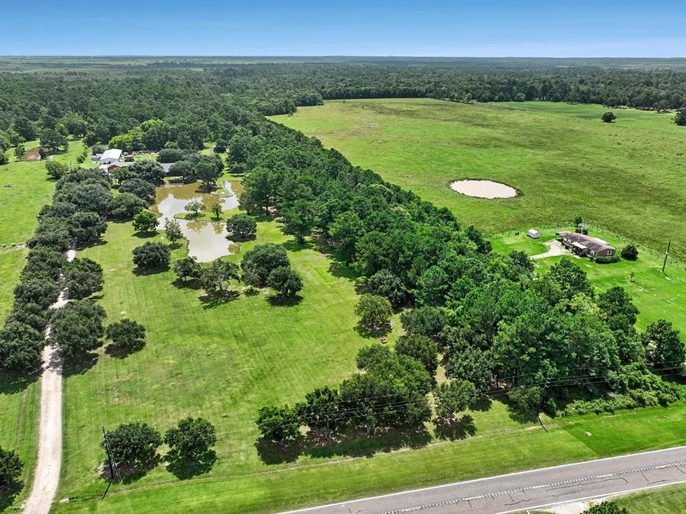 9 Fm 563 Anahuac, TX 77514