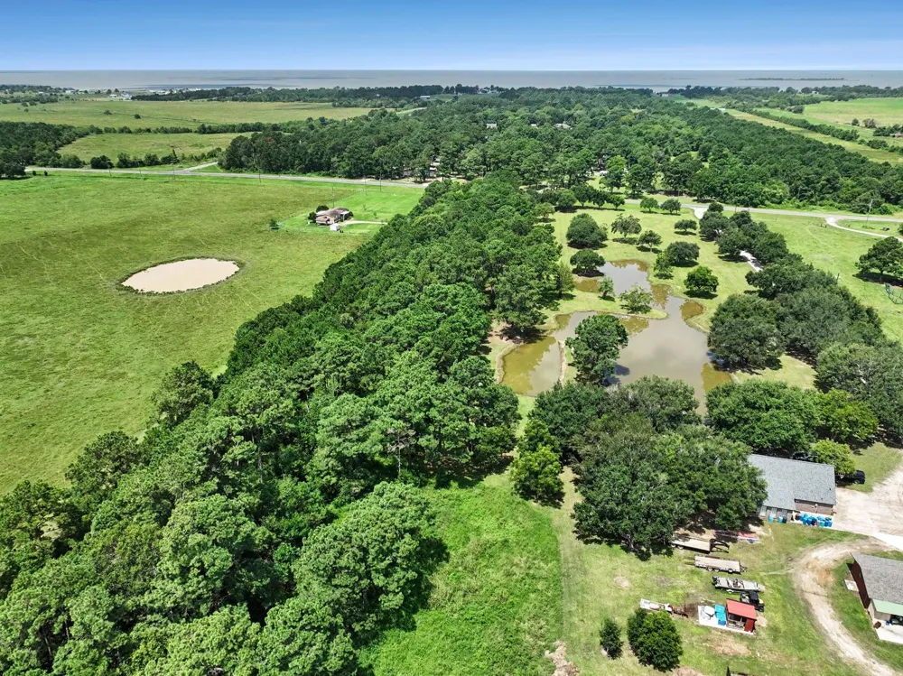 9 Fm 563 Anahuac, TX 77514