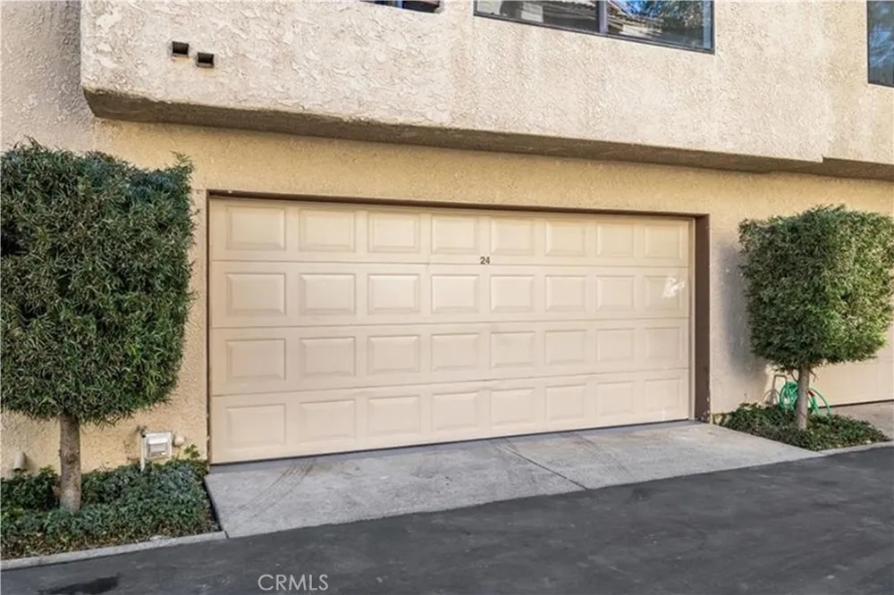 24 Rock Cliff Place Pomona, CA 91766
