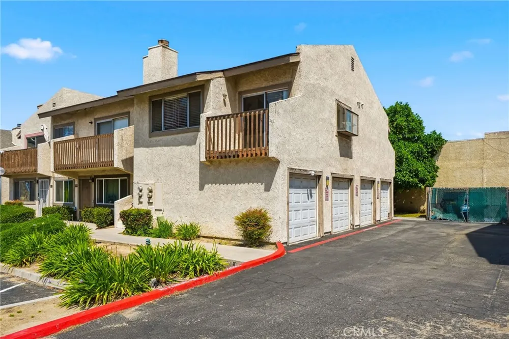 1251 S Meadow #120 Colton, CA 92324