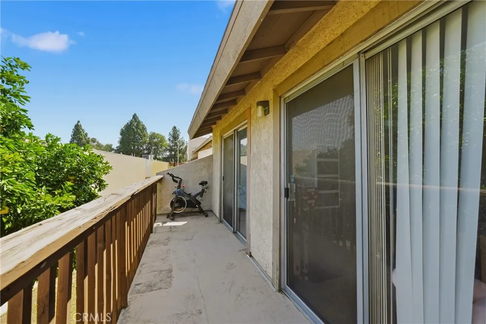 1251 S Meadow #120 Colton, CA 92324