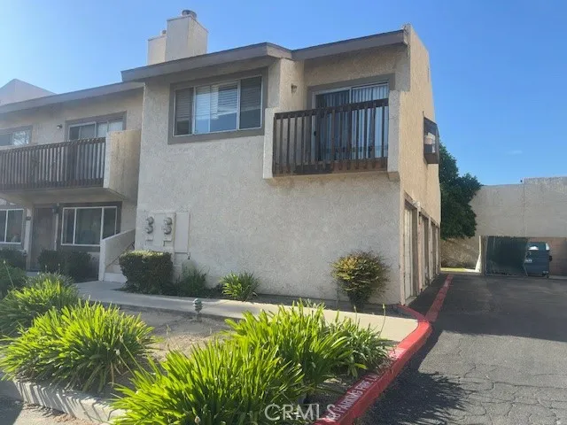 1251 S Meadow #120 Colton, CA 92324