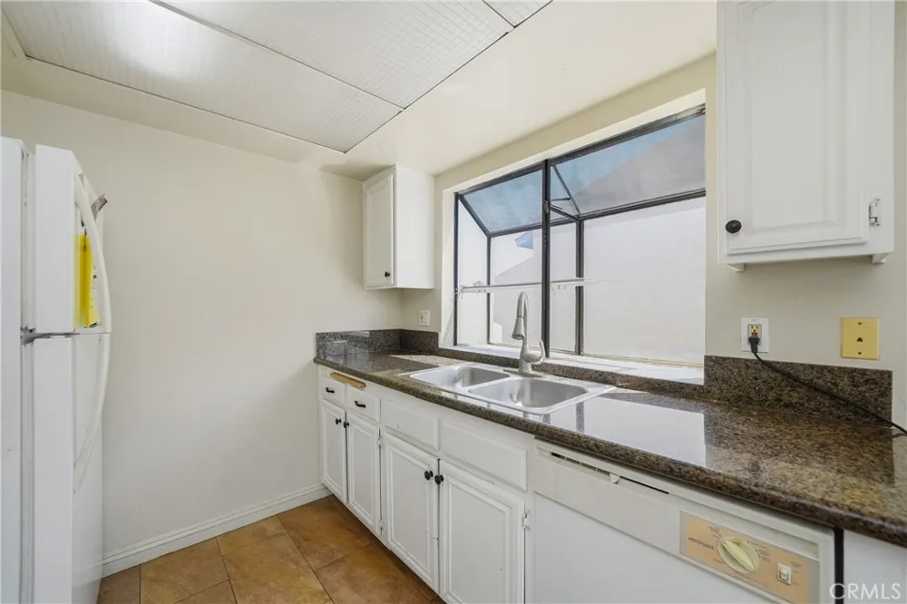 1251 S Meadow #120 Colton, CA 92324