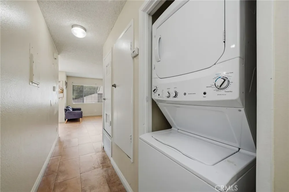 1251 S Meadow #120 Colton, CA 92324