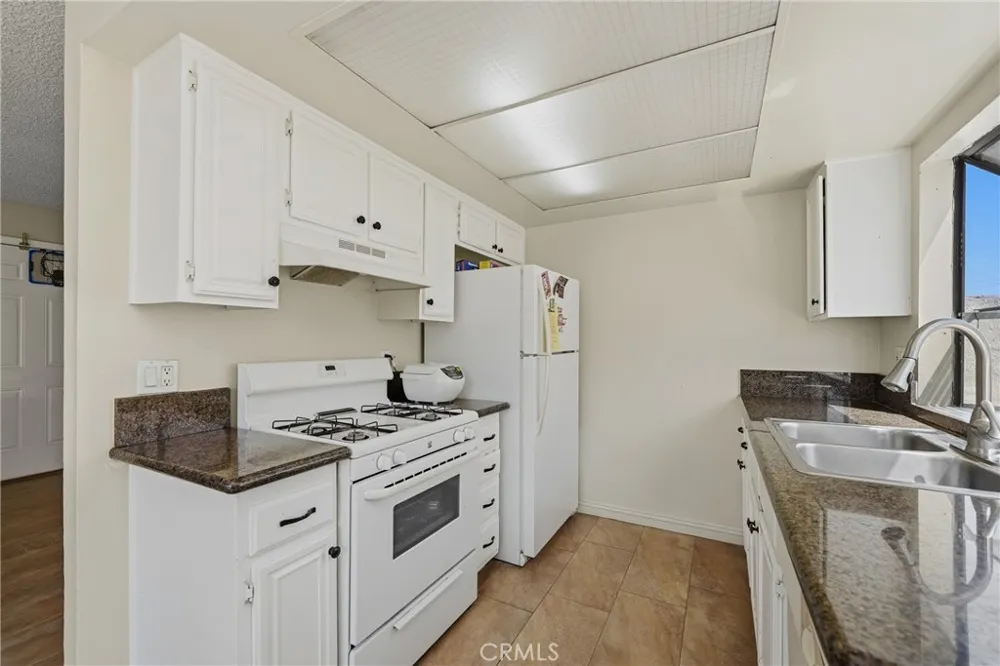 1251 S Meadow #120 Colton, CA 92324