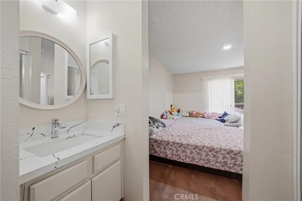 1251 S Meadow #120 Colton, CA 92324