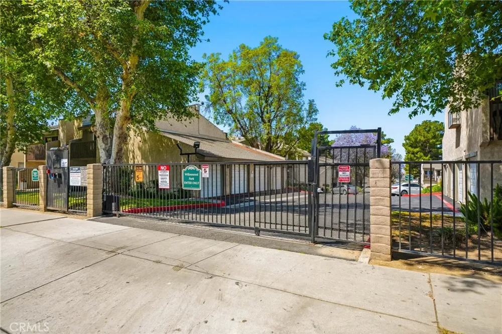 1251 S Meadow #120 Colton, CA 92324